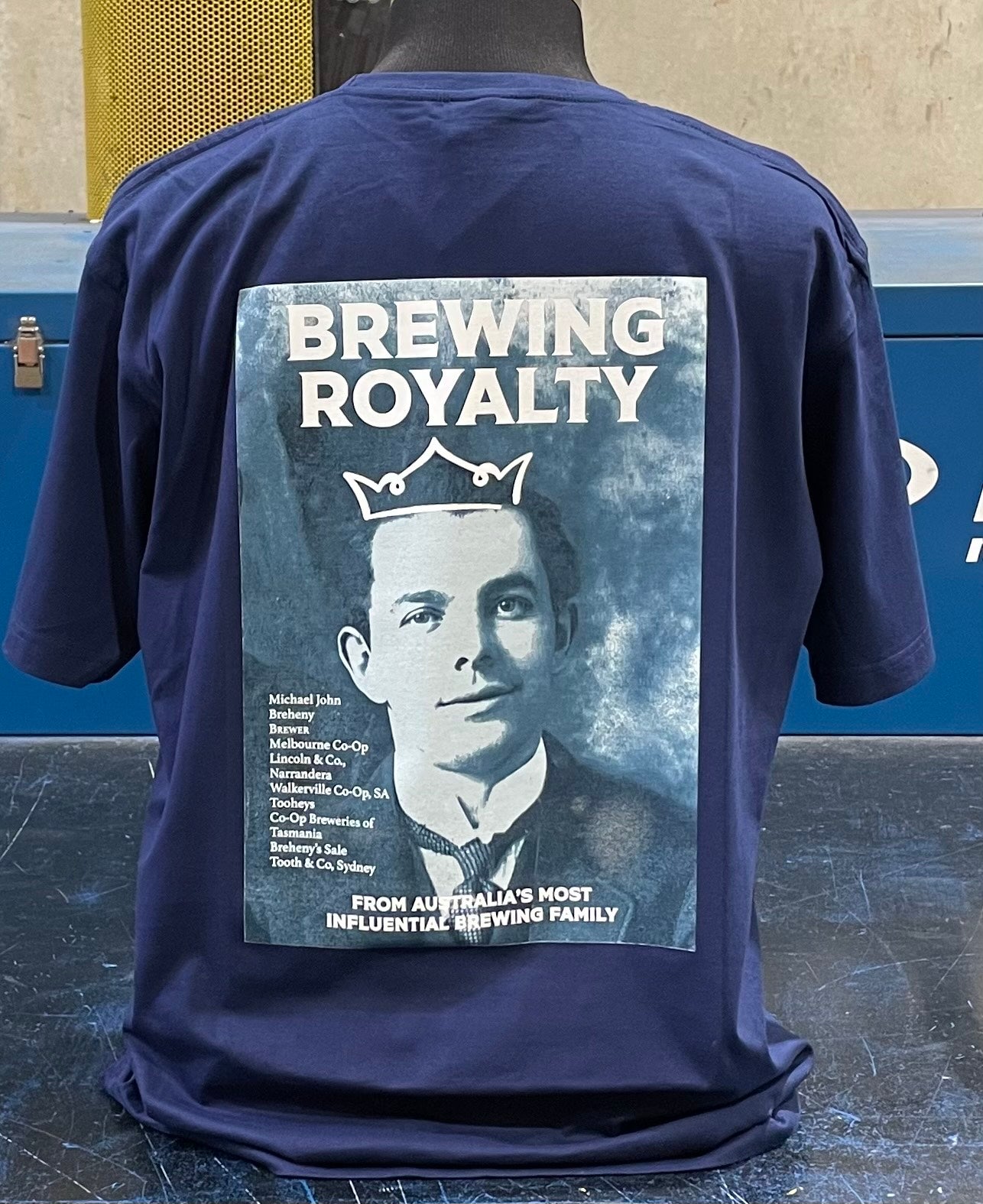 Brewing Royalty T-shirt - Navy Blue